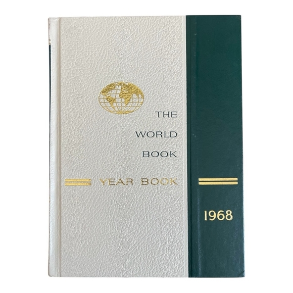 Lot of 4x Vintage Book Encyclopedias The World Book Yearbook of Years 1966-1969 - Picture 5 of 9
